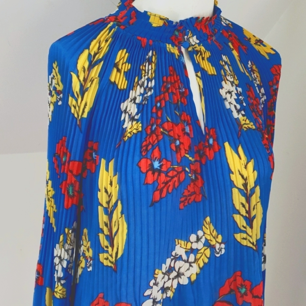 Belle Vere Pleaded Longsleeve Royal Blue Multicolor Floral Blouse, Size M/L